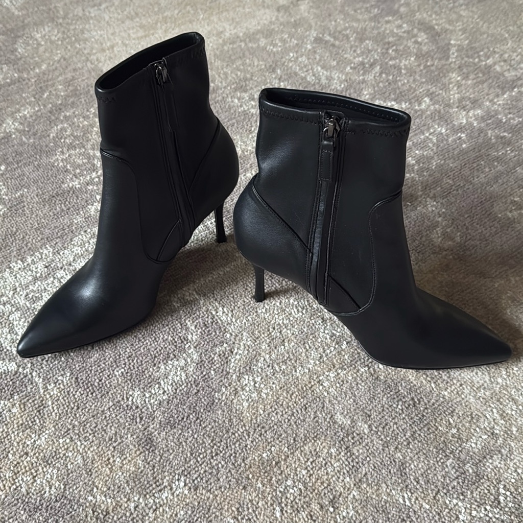 Nine West Black High Heeled Leather Booties 7.5m Nwot